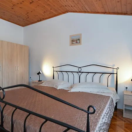 Aparments David 1376 דירה *
