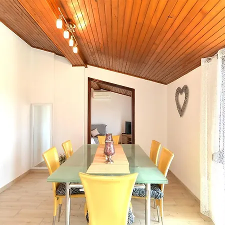 Aparments David 1376 Apartamento
