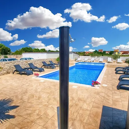 Aparments David 1376 דירה
