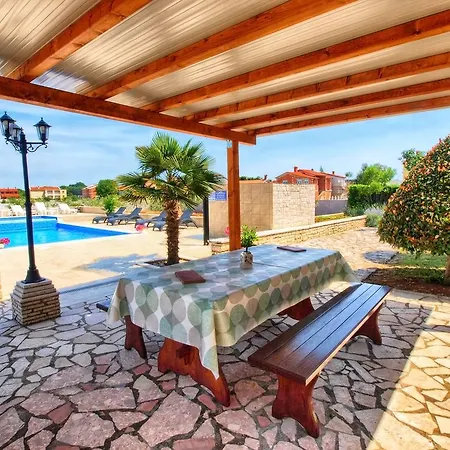 Aparments David 1376 דירה