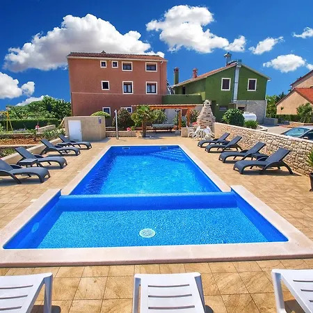 Aparments David 1376 דירה